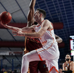 El segundo cuarto condena a Valencia Basket en Venecia (81-74)