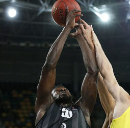Buva y Lapornik rescatan al RETAbet Bilbao (88-92)