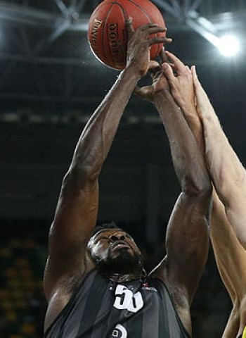 Buva y Lapornik rescatan al RETAbet Bilbao (88-92)