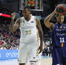 El Madrid da espectáculo en su último partido del año en casa (91-60)
