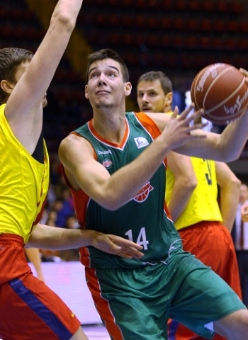 PUENTE AÉREO Nº 8: Willy Hernangómez: bum en Sevilla, palo en Madrid, sueño NBA en lucha