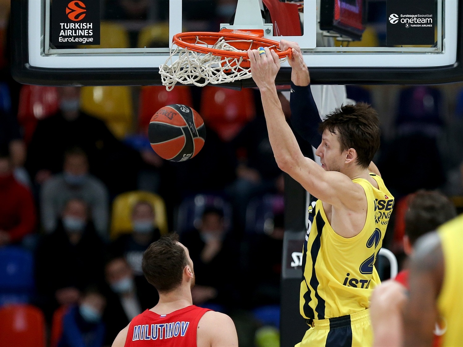 Un Fenerbahce al alza se lleva una gran victoria en la cancha del CSKA Moscú (83-89)