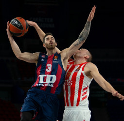 TD Systems Baskonia sigue mirando de cerca a los PlayOff (87-67)