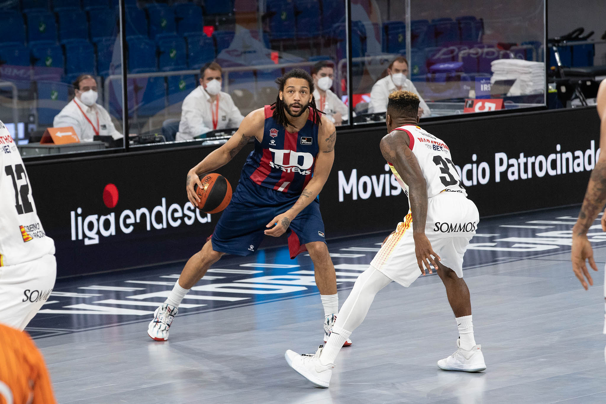 Contundente victoria de TD Systems Baskonia en el Buesa Arena (89-61)
