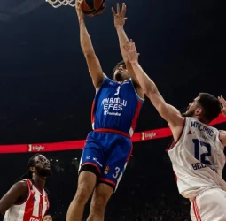 Efes aguanta el asedio en Belgrado, 96-97