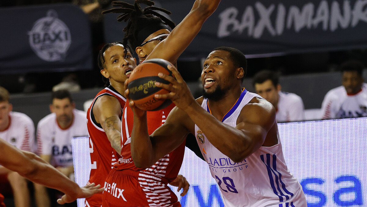 El Real Madrid arranca una disputada victoria en Manresa (87-92)