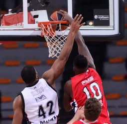 El Olympiacos se hace fuerte en casa ante el Armani Milán (67-58)