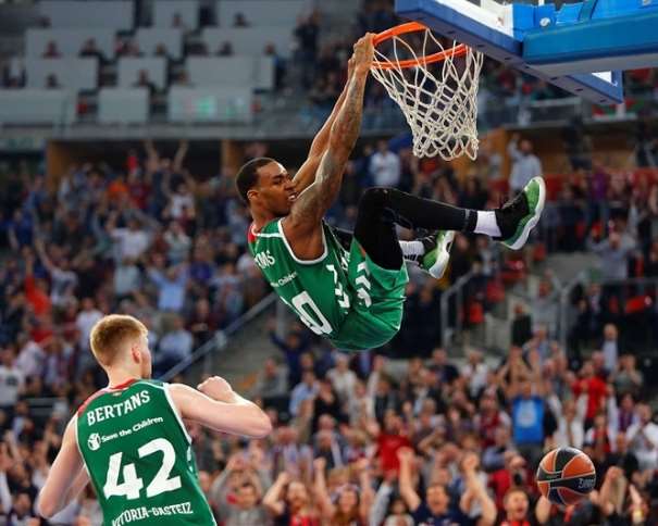 Darius Adams y Davis Bertans, objetivos del Barcelona Lassa