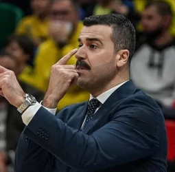 Erdem Can, firme candidato a ocupar el banquillo del Anadolu Efes