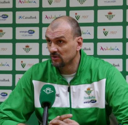 Tabak: “La clave para superar esto es recuperar al grupo”