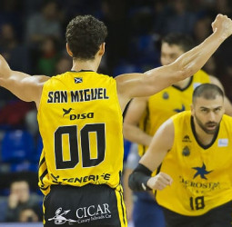 Partido trepidante en el Palau con victoria de Iberostar a pesar de Navarro (91-93)