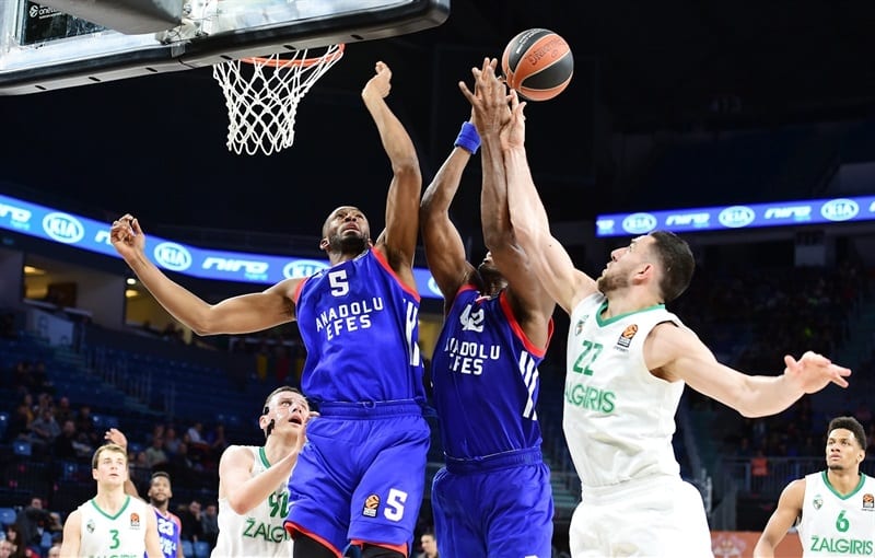 El Anadolu no pudo con la pegada del Zalgiris (86-70)
