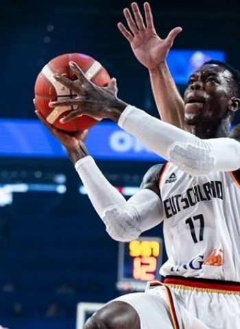 Alemania supera a Georgia para mantener su racha perfecta (100-73)