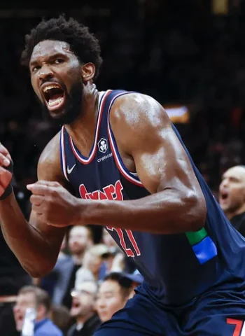 [3-0] Un agónico triple de Embiid decanta el resultado (104-101)