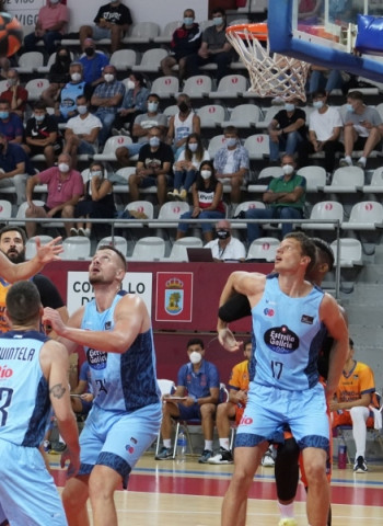 Tercer triunfo del Valencia de la pretemporada ante Rio Breogán en Vigo (66-75)