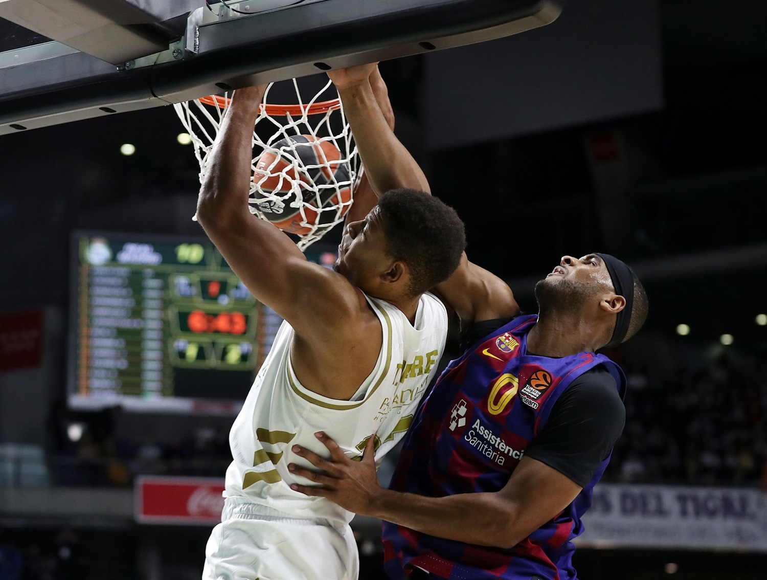 La EuroLeague sanciona al Real Madrid por los hechos acontecidos ante el Barcelona