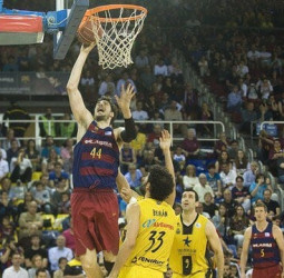 Recital y primer puesto para el Barcelona (93-58)