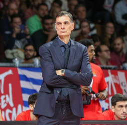 Bartzokas: "Tengo mucho respeto por Chus Mateo y por el Real Madrid"