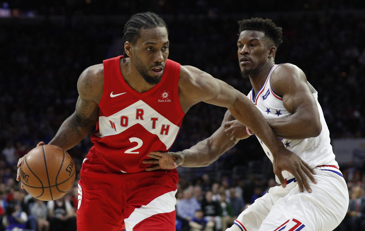 Leonard marca las diferencias (101-96) y Raptors recupera el factor cancha [2-2]