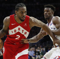 Leonard marca las diferencias (101-96) y Raptors recupera el factor cancha [2-2]