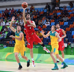 Serbia asfixia a Australia para verse en la final con Estados Unidos (87-61)