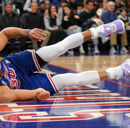 Stephen Curry podría no volver hasta los playoffs