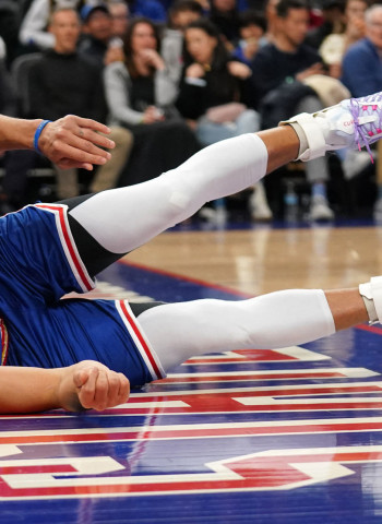 Stephen Curry podría no volver hasta los playoffs