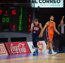 Estreno con victoria para TD Systems Baskonia (76-73)