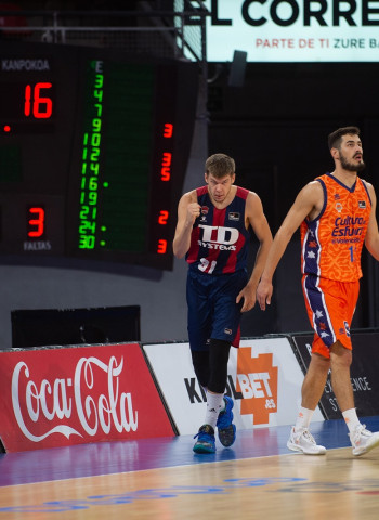 Estreno con victoria para TD Systems Baskonia (76-73)