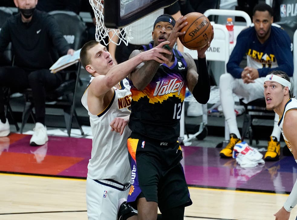 Los Phoenix Suns golpean primero (122-105) [1-0]