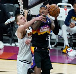 Los Phoenix Suns golpean primero (122-105) [1-0]