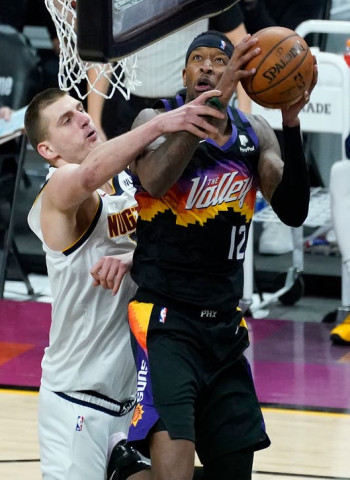 Los Phoenix Suns golpean primero (122-105) [1-0]