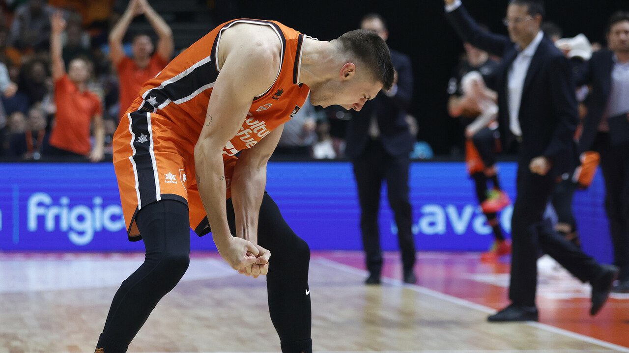 Valencia Basket 111-82 Basket Zaragoza: Victoria local en un día emotivo por motivos diversos
