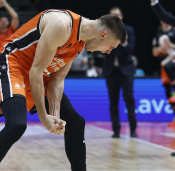 Valencia Basket 111-82 Basket Zaragoza: Victoria local en un día emotivo por motivos diversos