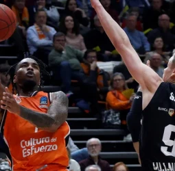 Valencia Basket - Cluj-Napoca: Los 'Cuartos' bien contados antes de las cuentas finales (98-74)