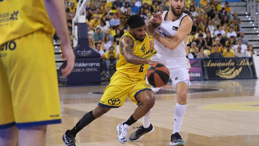 El Gran Canaria pasa por encima del Real Madrid desde el triple, 100-77