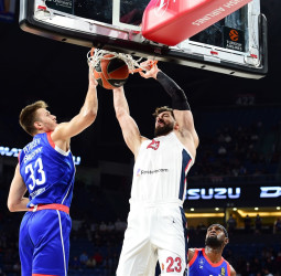 El CSKA Moscú se impone al Anadolu Efes tras un emocionante (96-100)