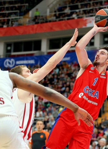 Los Toronto Raptors no se olvidan de Nando de Colo