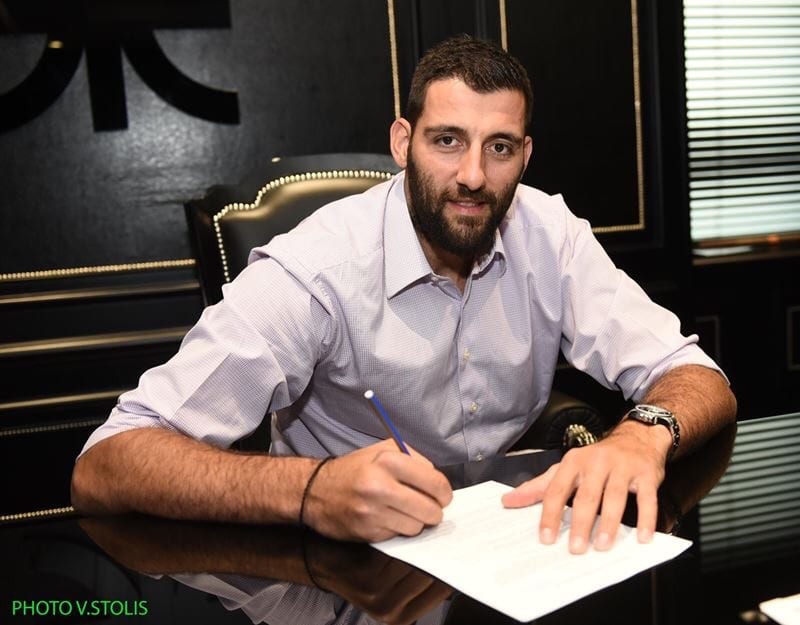 El Panathinaikos anuncia el fichaje de Ioannis Bourousis