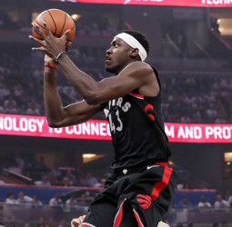 Los Raptors con un gran Siakam, ganan y recuperan la ventaja campo (98-93) [2-1]