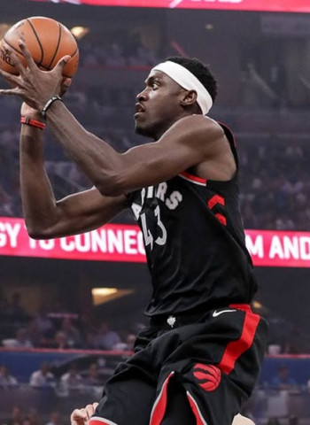 Los Raptors con un gran Siakam, ganan y recuperan la ventaja campo (98-93) [2-1]
