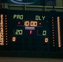 Olympiacos consuma su amenaza de no jugar ante el Panathinaikos y desciende a la segunda griega