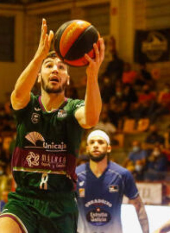 El Unicaja remonta al Monbus Obradoiro y se clasifica para la final del Torneo EncestaRías (82-89)