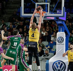 Iberostar Tenerife se llevó la victoria del Carpena (61-78)