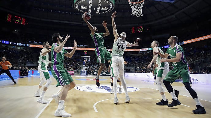 Victoria en el Carpena ante Divina Joventut (86-74)