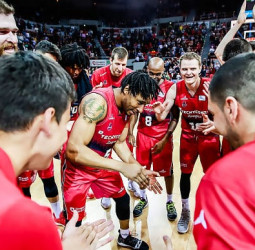 Stan Okoye, Jugador de la Jornada 25