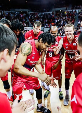 Stan Okoye, Jugador de la Jornada 25