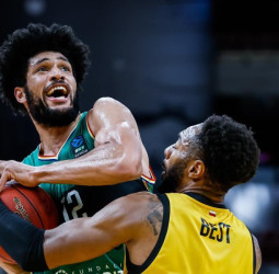 El Joventut consigue su primera victoria como visitante en Polonia, 73-78