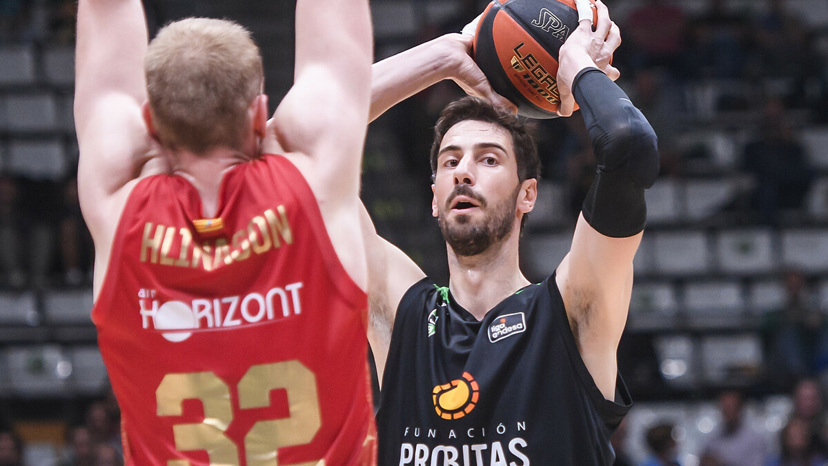 Una victoria agónica del Joventut impide que el Zaragoza sume su primera (89-84)