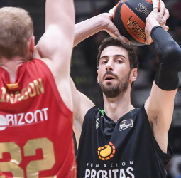 Una victoria agónica del Joventut impide que el Zaragoza sume su primera (89-84)